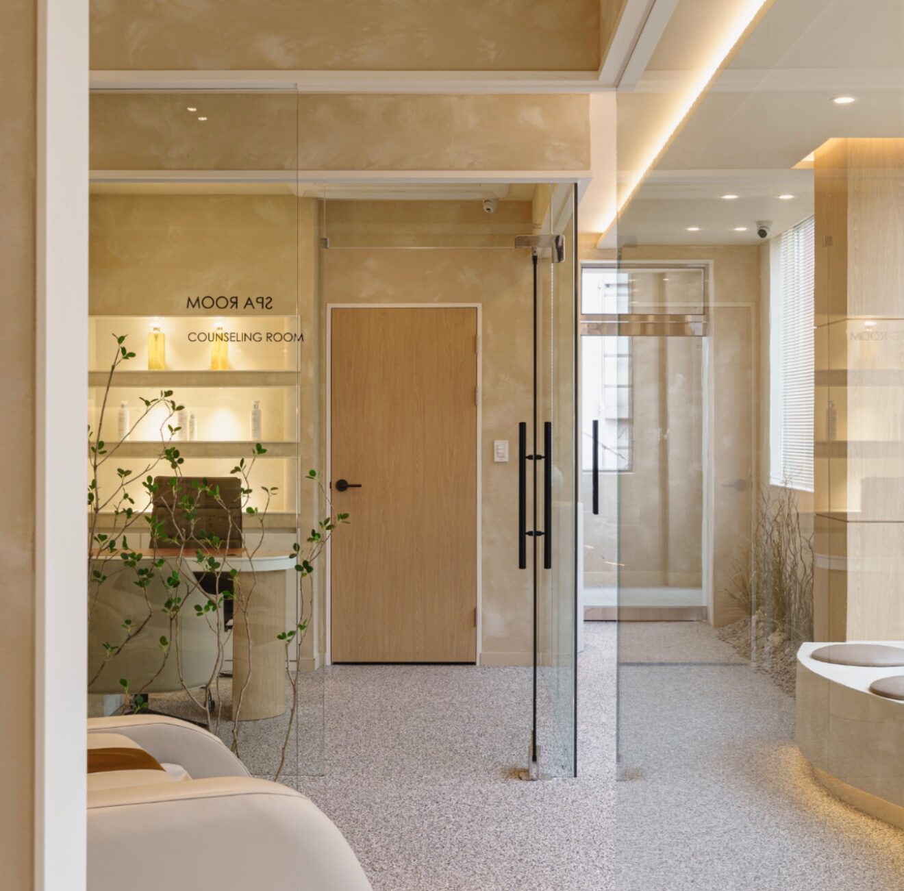 SPA ROOM · COUNSELING ROOM 유리 사인